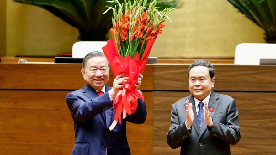 Congratulations extended to Vietnam's newly elected key leaders